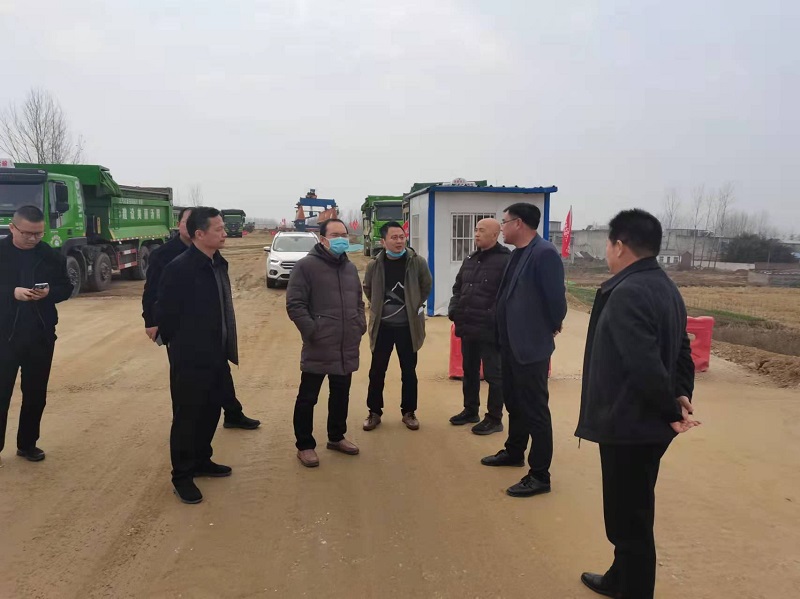 1639641119839.jpg 廳建設(shè)管理處四級(jí)調(diào)研員孟巍到許信9標(biāo)進(jìn)行檢查指導(dǎo).jpg