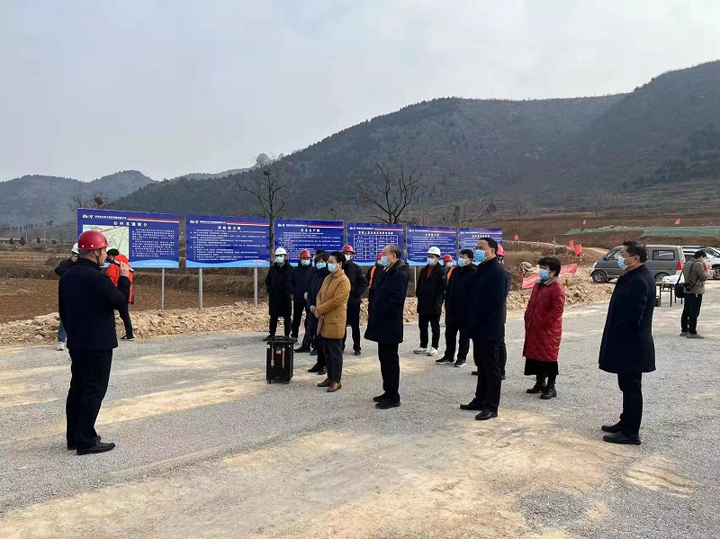 安陽市人大常委會主任徐家平一行到沿太行高速安陽段1標(biāo)開展調(diào)研2022.02.17.jpg