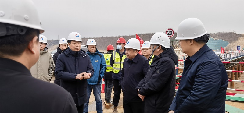 焦作市副市長(zhǎng)宗家楨視察焦滎四標(biāo)節(jié)后復(fù)工情況.jpg